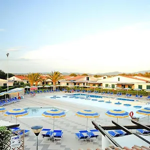  Appartamento In Cecina Mare With Outdoor Pool